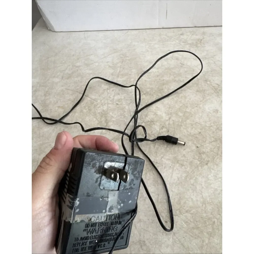 GoldStar KNU-1485 Power Supply Output DC 14v 850mA